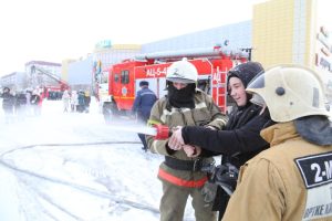 Североказахстанские дети на день стали пожарными и спасателями