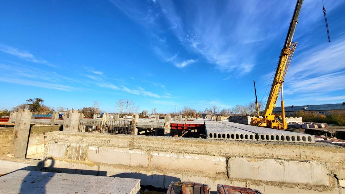 В Уалихановском районе строят поликлинику и крытый бассейн