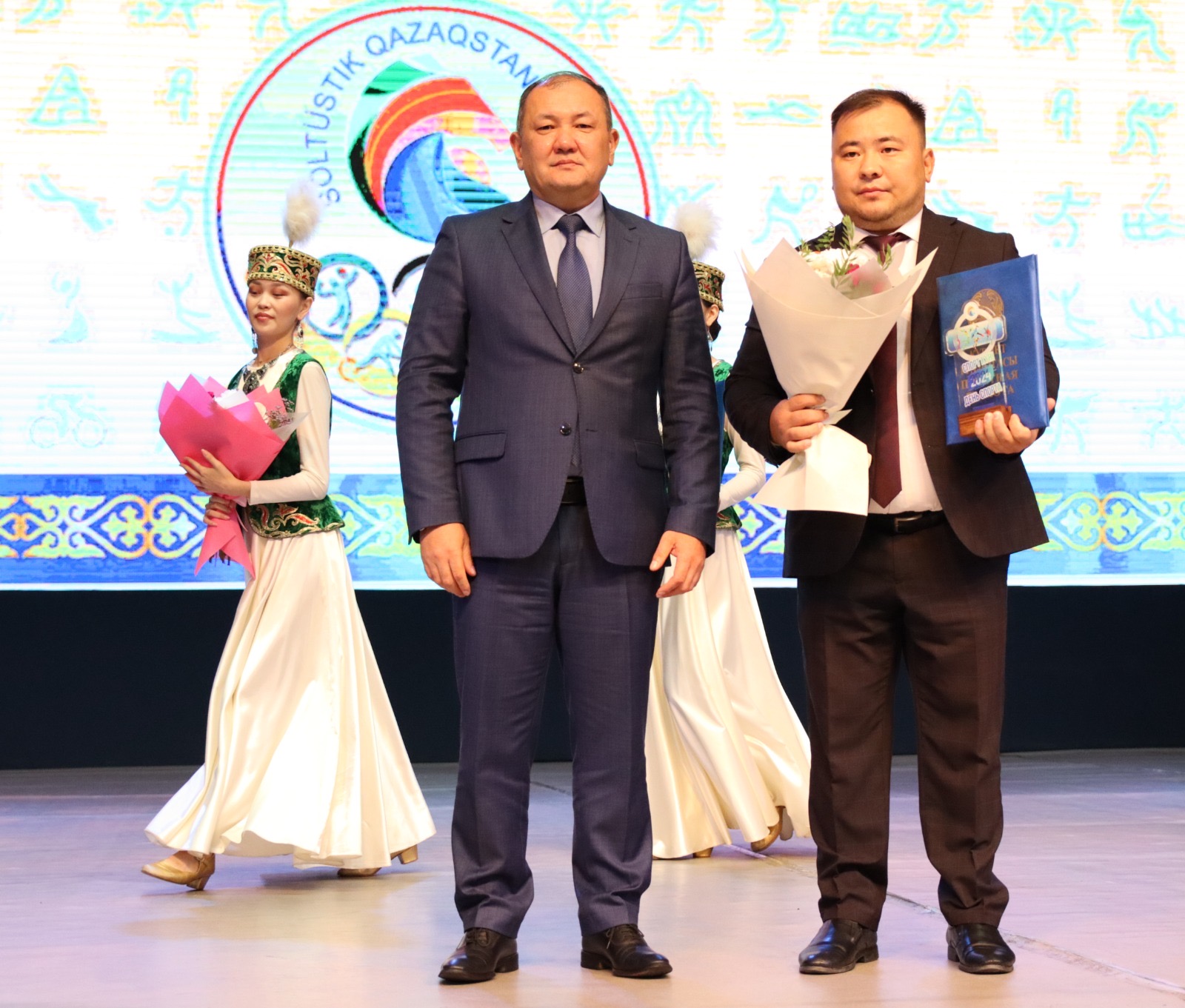 Спортсменов, тренеров и работников спортивной сферы наградили ко Дню порта в СКО