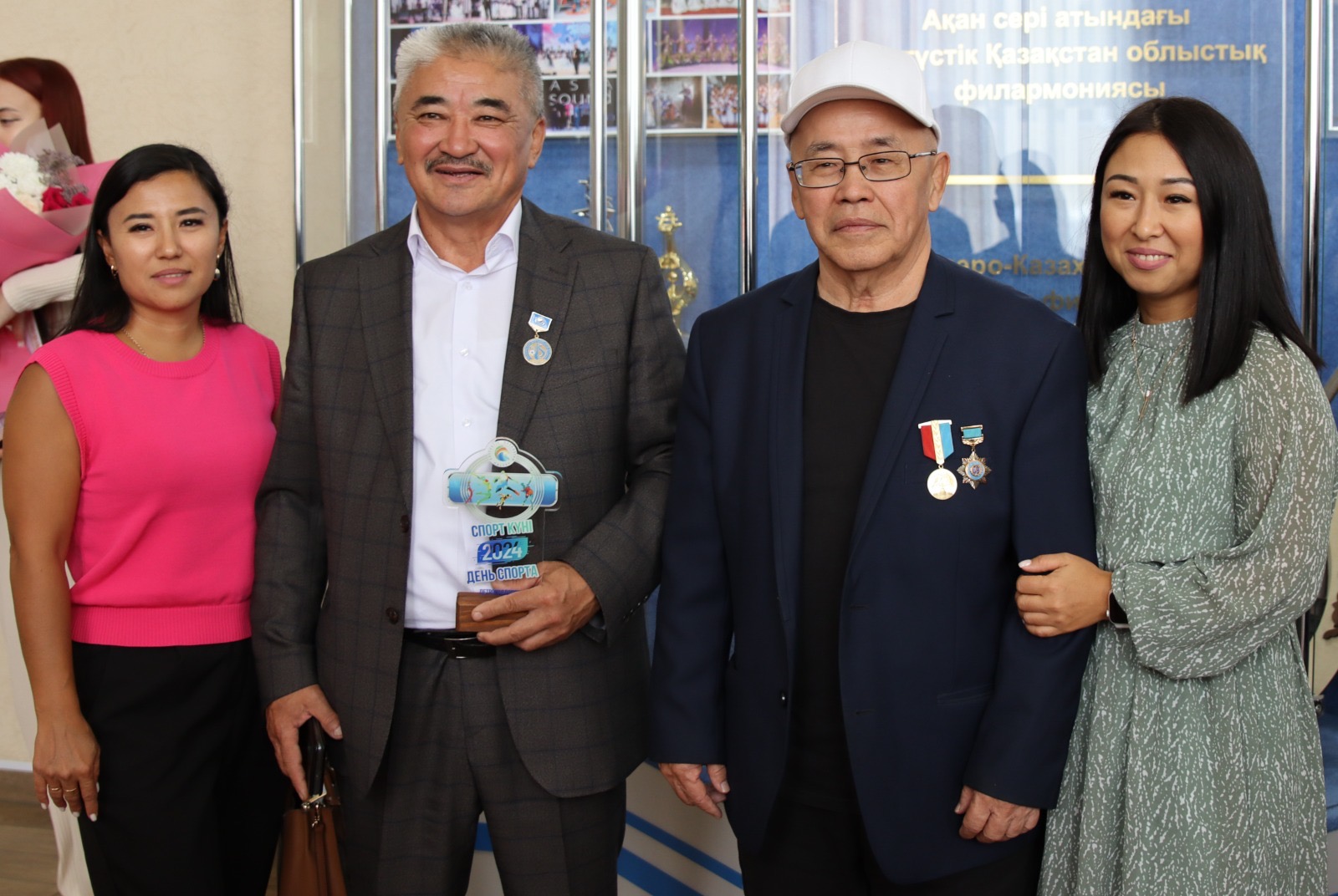 Спортсменов, тренеров и работников спортивной сферы наградили ко Дню порта в СКО