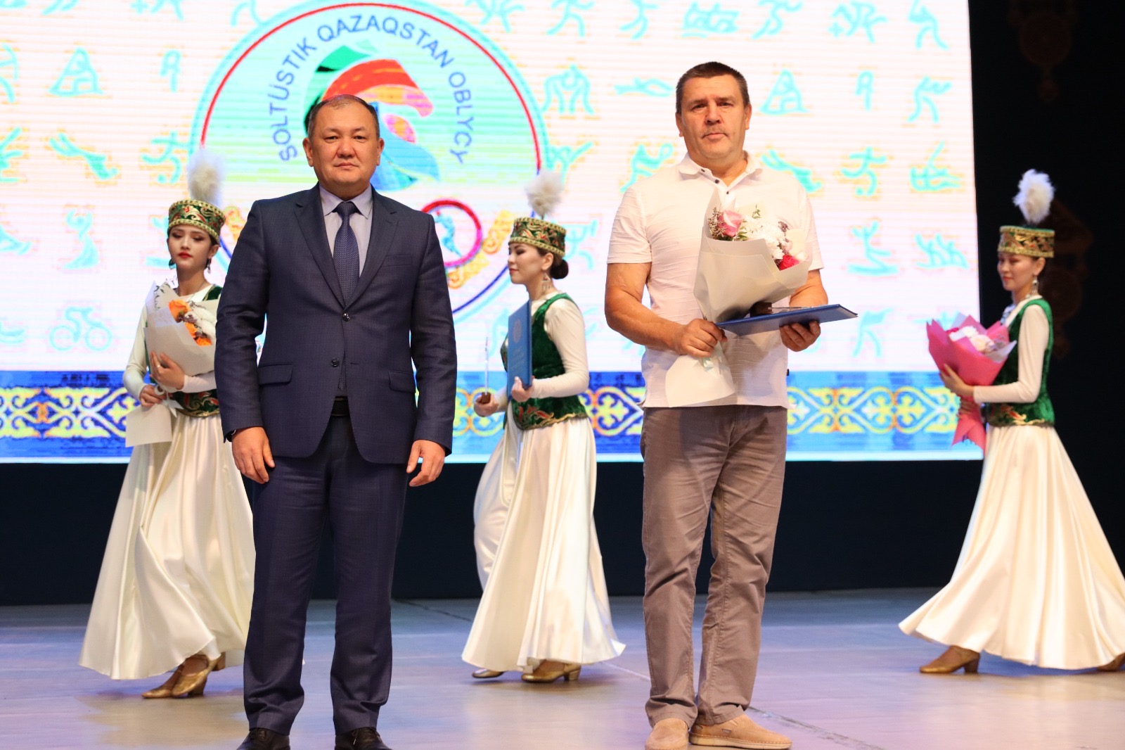 Спортсменов, тренеров и работников спортивной сферы наградили ко Дню порта в СКО