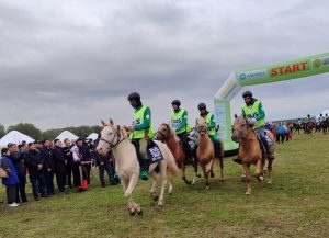 Пятисоткилометровый международный марафон-байге стартовал в Северном Казахстане