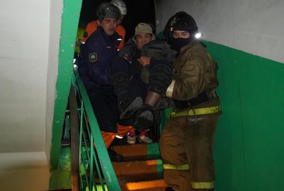 Неделя в Петропавловске началась сразу с двух пожаров