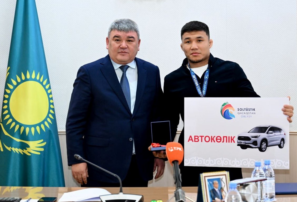 Новоиспеченного чемпиона мира торжественно встретили в родном для него Петропавловске 7 Новоиспеченного чемпиона мира торжественно встретили в родном для него Петропавловске