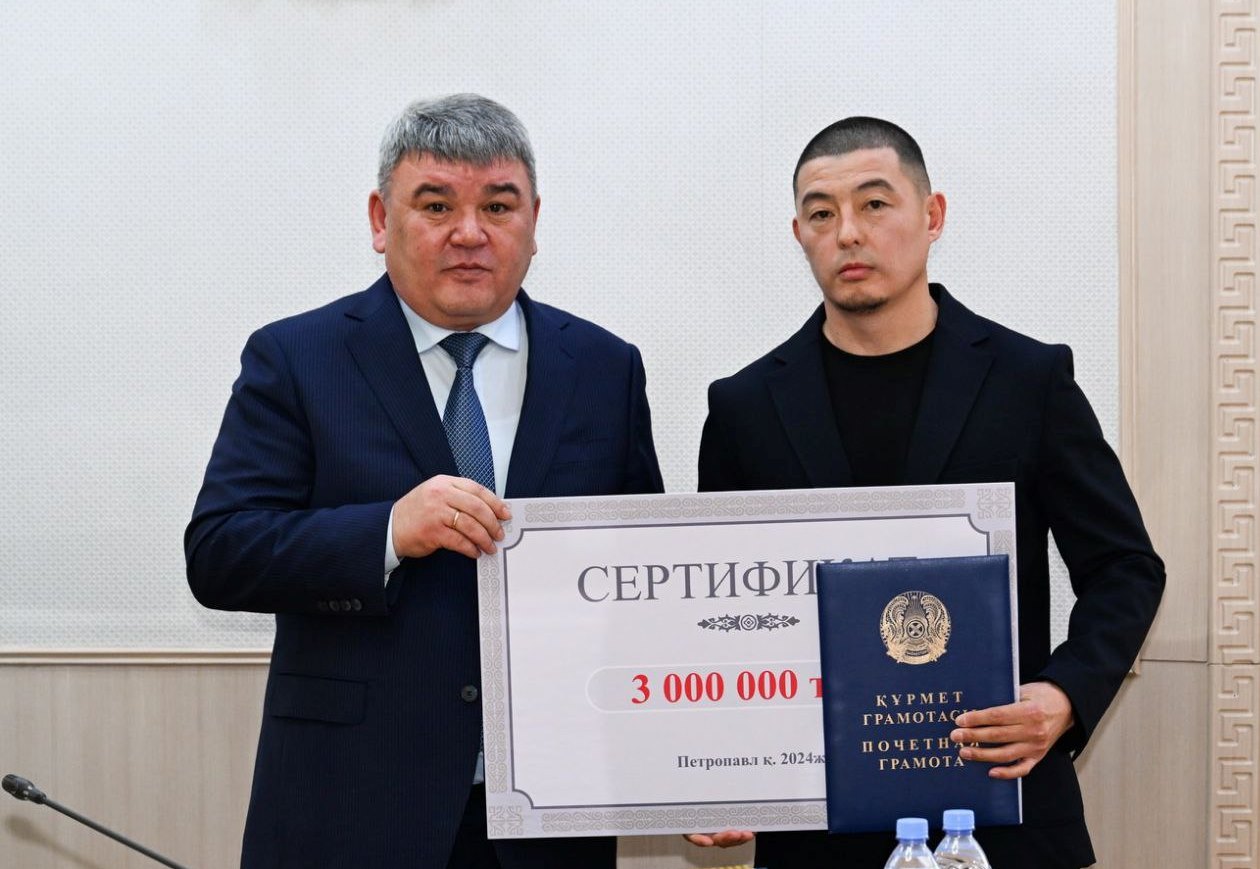 Новоиспеченного чемпиона мира торжественно встретили в родном для него Петропавловске 8 Новоиспеченного чемпиона мира торжественно встретили в родном для него Петропавловске